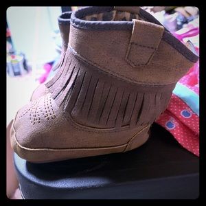 Infant boots with fringe ( soft sole)